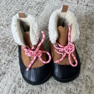 Kids Winter Duck Boots with Pink Laces - Black & Brown with fur detail